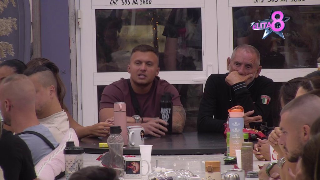 Da želim, bio bih s tobom: Karić i Anđela u brutalnom ratu, pljušte uvrede i provokacije: Gde su ti članovi porodice bili za Novu godinu?! (VIDEO)
