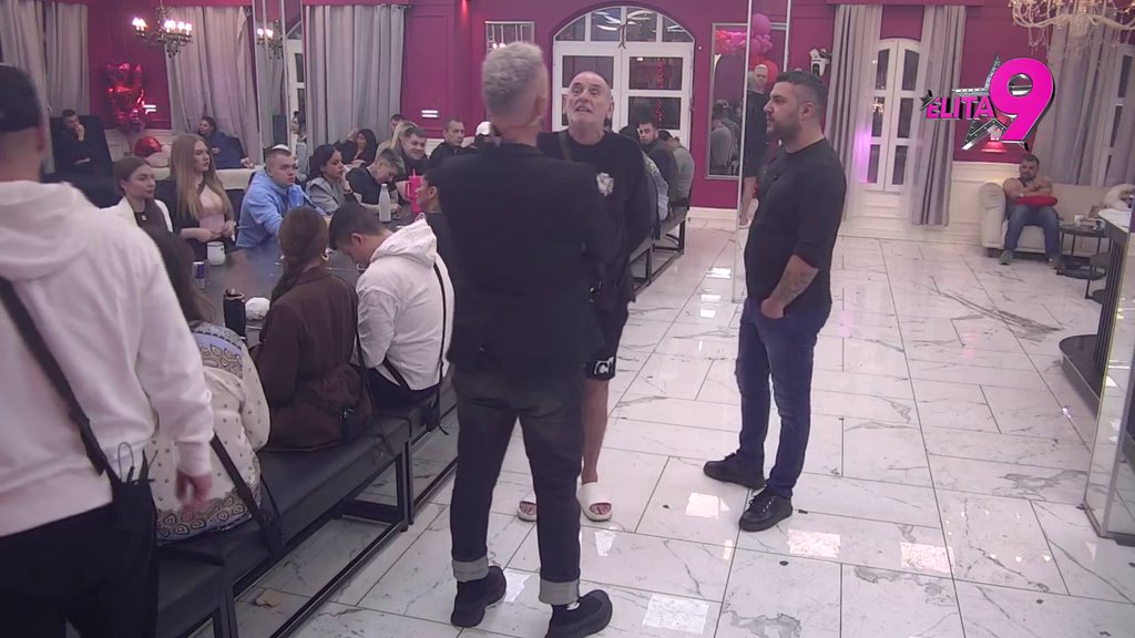 Nisam psovao devojčice koje mogu ćerke da mi budu: Asmin u par poteza matirao Lepog Miću, nastao opšti haos za stolom (VIDEO)