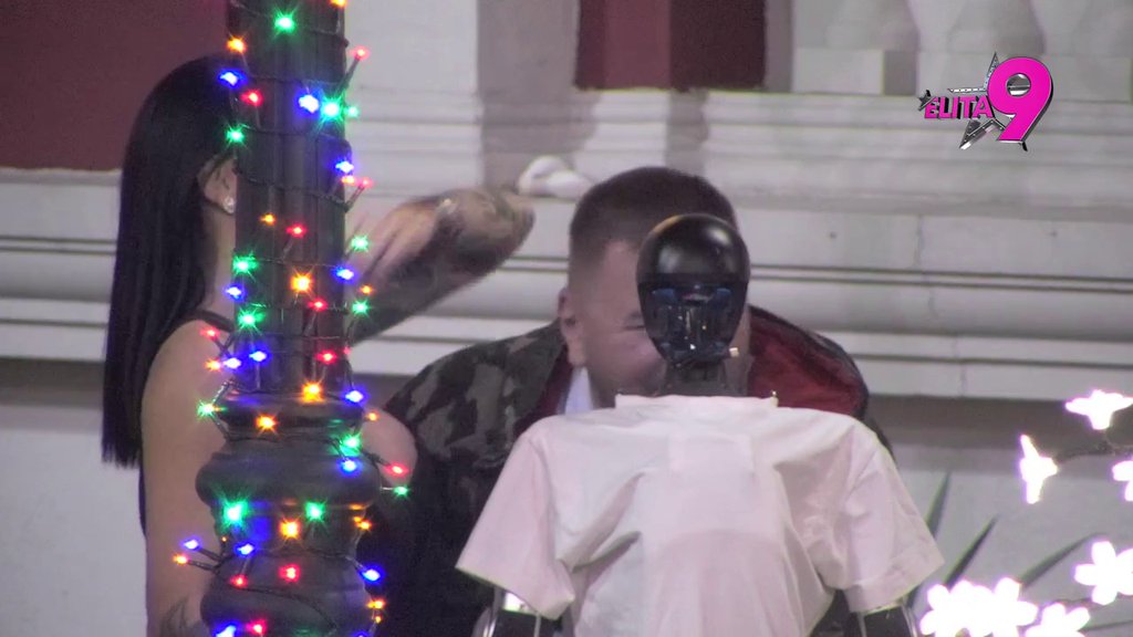 SUMNJA U NJEGOVE NAMERE: Janjuš istrajan u nameri da uveri Vanju u svoje emocije, ona sumnja u svaku reč! (VIDEO)