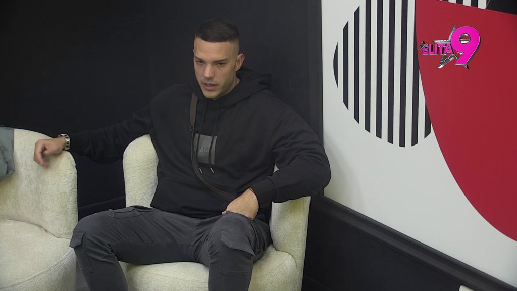 Ne može da se obuzda: Anđelo umire od smeha dok priča o njemu i Aneli, obelodanio sve o pogledima i žestokoj muvačini! (VIDEO)