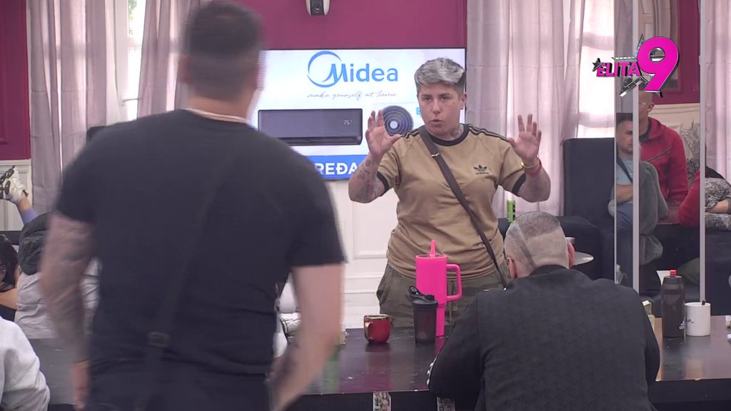 Zaljubljen si još u Aneli, kakve ti veze imaš sa OSMIM SEPTEMBROM?! Dača ponovo spomenuo famozni datum, Luka skočio kao oparen! (VIDEO)