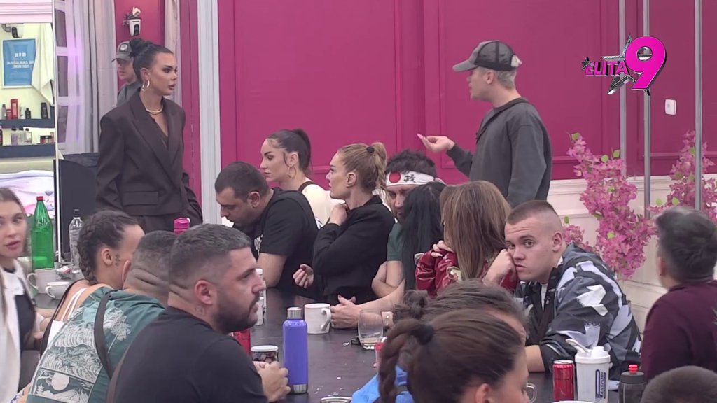 Šok preokret: Anita pere Anđela od sopstvenih optužbi, pa priznala da očekuje da je ponovo izvede na pravi put! (VIDEO)