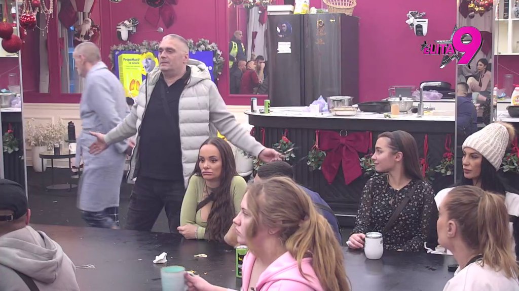 Progutala sva poniženja: Sara zauvek prekinula vezu sa Muratom, Sale dokazao da može da je vrati jednim potezom (VIDEO)