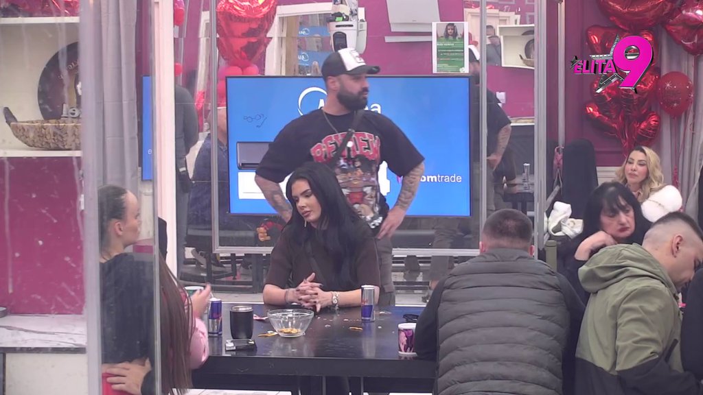 Suva kontradiktornost! Anđelo umalo zaplakao ponovo zbog mame, a i dalje hoće da ispriča sve o Anitinom majčinstvu Aleksejevom ocu (VIDEO)