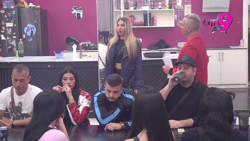 MAJA ZVANA ČIZMA GLUMI BEBU! Aneli oplela po Majinom i Asminovom odnosu, njega osramotila kao oca (VIDEO)