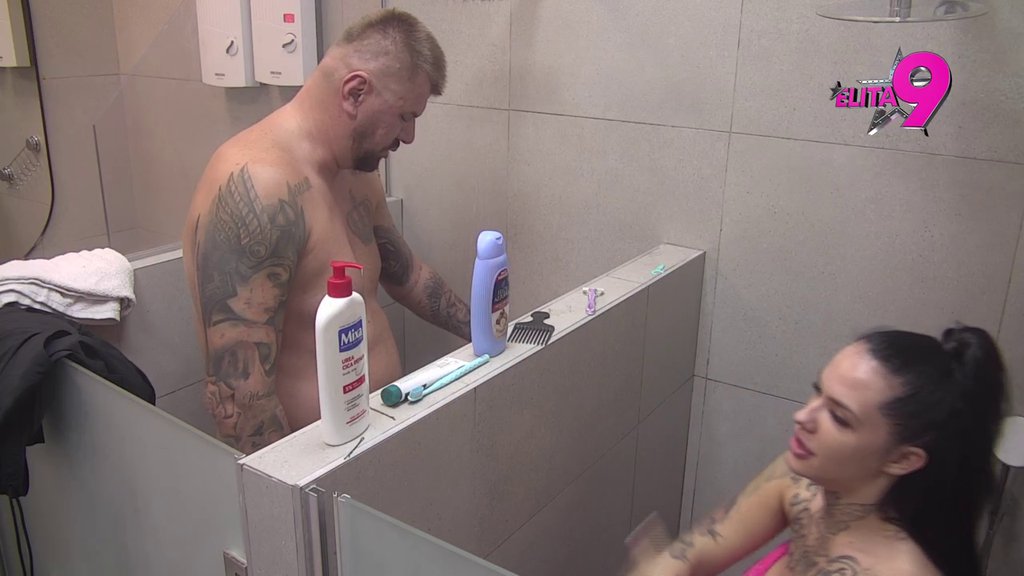 OPA! Palo prvo zajedničko kupanje u Eliti 9, Sara Raičević puca od sreće jer je Janjuš pored nje (VIDEO)