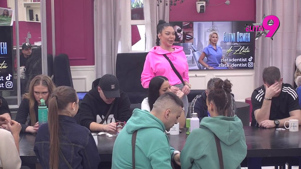 Zakopali ratne sekire: Pomirili se Maja i Asmin, nakon svih uvreda rešila da mu pruži novu šansu! (VIDEO)