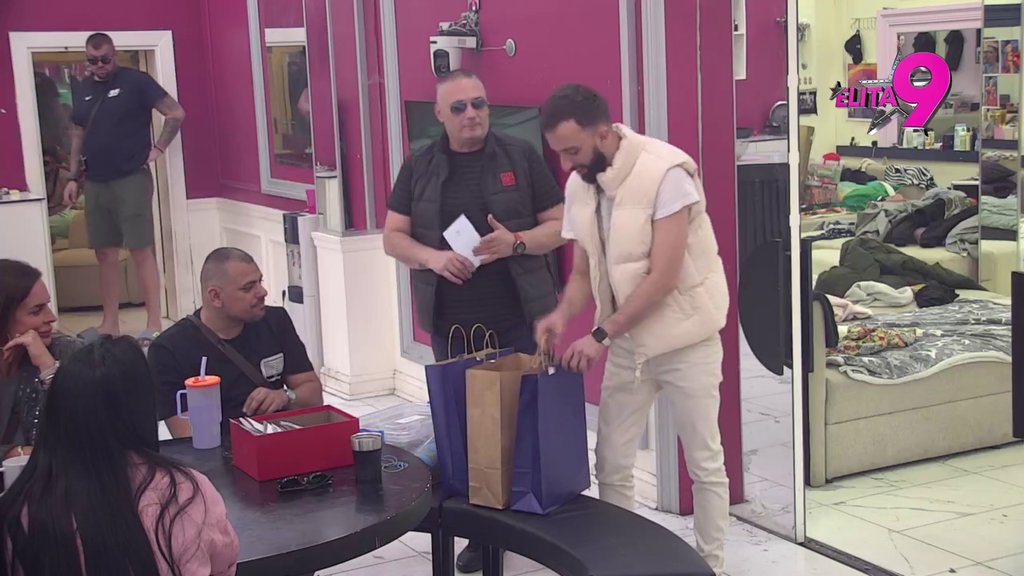 STIGAO PREKOR OD PORODICE: Jovana advokatica saznala šta joj njeni najdraži zameraju, ovo mora da ISKORENI! (VIDEO)