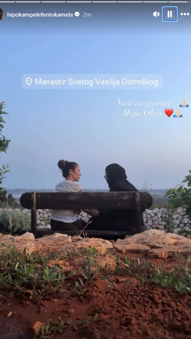 DRAGANA MIĆALOVIĆ SE ISPOVEDA MONAHINJI! Glumica u manastiru Svetog Vasilija Ostroškog SPUSTILA GLAVU NA RAME časnoj sestri: Okrenula se Bogu (FOTO)