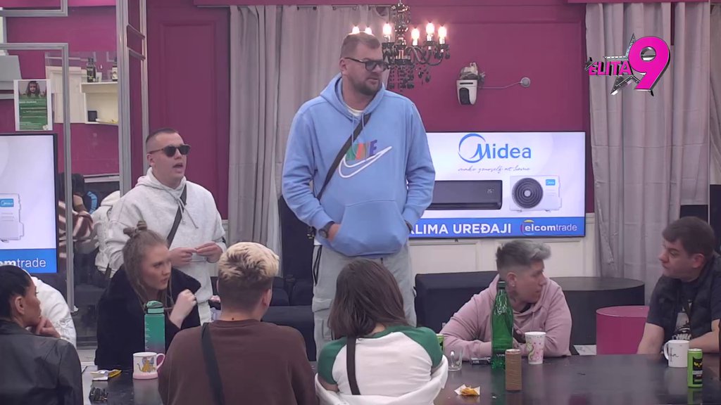 Imaju pravo da se udruže, i ti i Anđelo se dopunjujete! Žene će Janjušu GLAVE DOĆI, Aneli i Kačavenda neće da mu sjašu s kičme! (VIDEO)