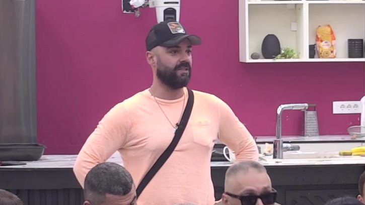 Da smo ostali još petnaest dana u izolaciji... Alibaba priznao da ne bi uspeo da odoli Aneli, jedva se suzdržao i povukao kočnicu! (VIDEO)