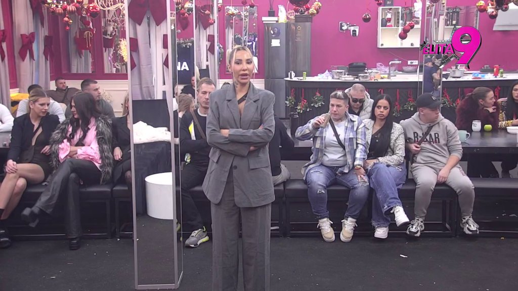 On je sebe ponizio što je bio sa mnom! Aneli ne odustaje od rata sa Asminom, ponovo udarila na njegovo očinstvo: Gazi preko mrtvih zbog žena! (VIDEO)