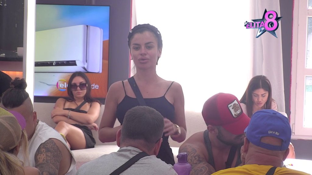 Blago onom ko udomi kuče: Jelena nikad jače udarila na Sanju i Marka, i dalje u neverici zbog Sanjine ŠOK izjave (VIDEO)