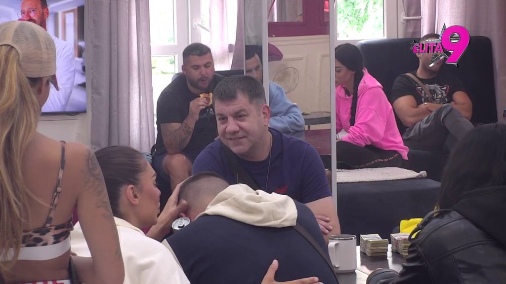 Nema potrebe snimcima da dokazuje kakva je majka: Luka patosirao Aneli, posle ovih reči nema nazad (VIDEO)