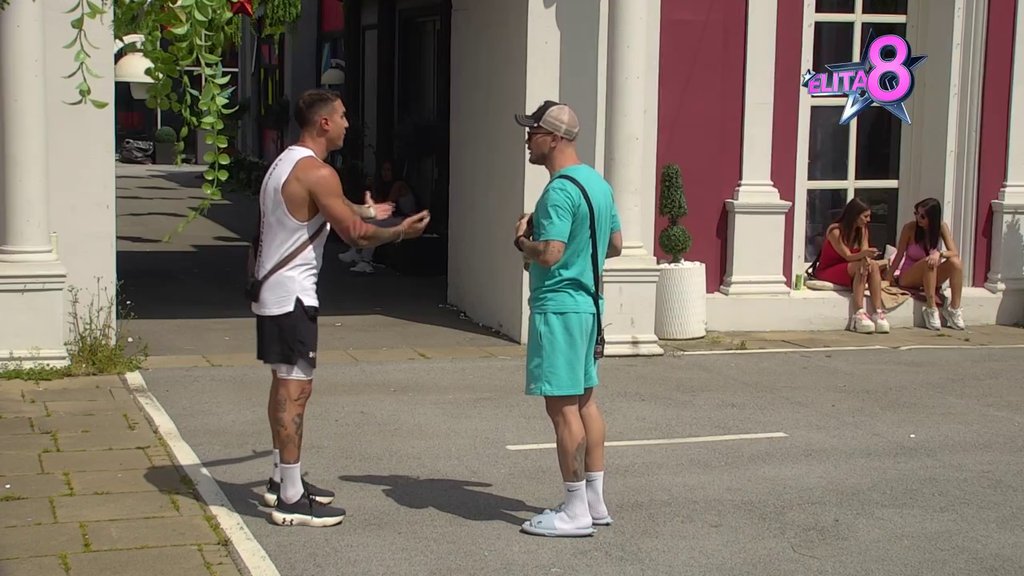 SELJAČINO: Mateja bez pardona odbrusio Munjezu zbog njegovog vređanja Ene, nastao OPŠTI HAOS ispred radija! (VIDEO)