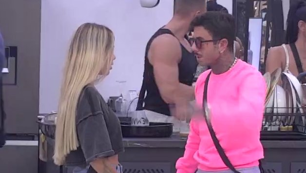 Isponižavala je sebe: Viktor Gagić stavio Aneli na stub srama zbog odnosa sa Đukićem, smatra da se zakucala za samo dno: On je utorkom spavao sa pola Bele kuće... (VIDEO)