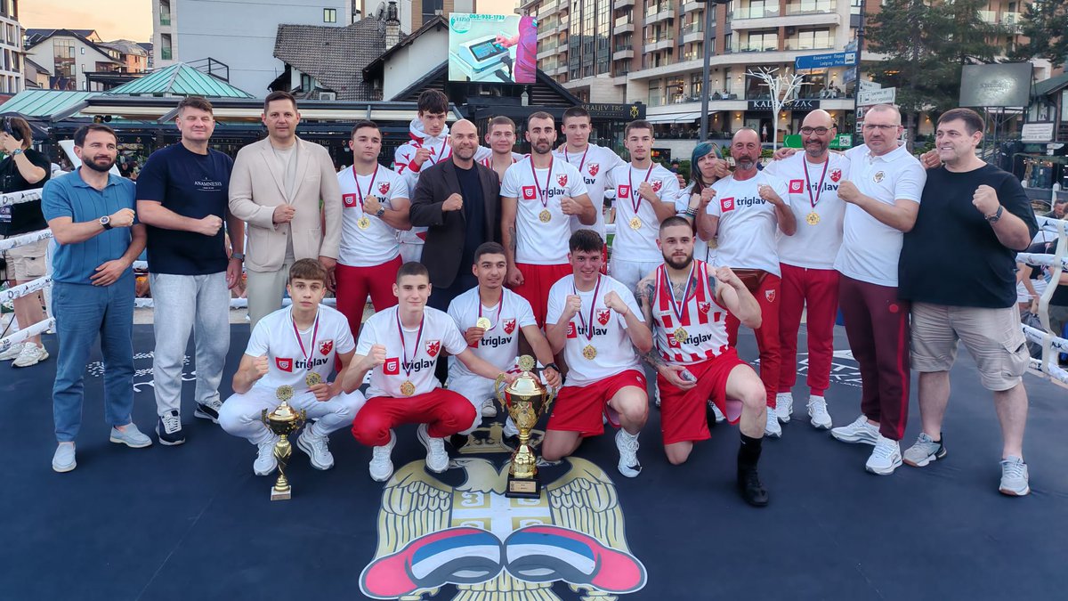 CRVENA ZVEZDA OSVOJILA TROFEJ ŠAMPIONA SUPER LIGE SRBIJE