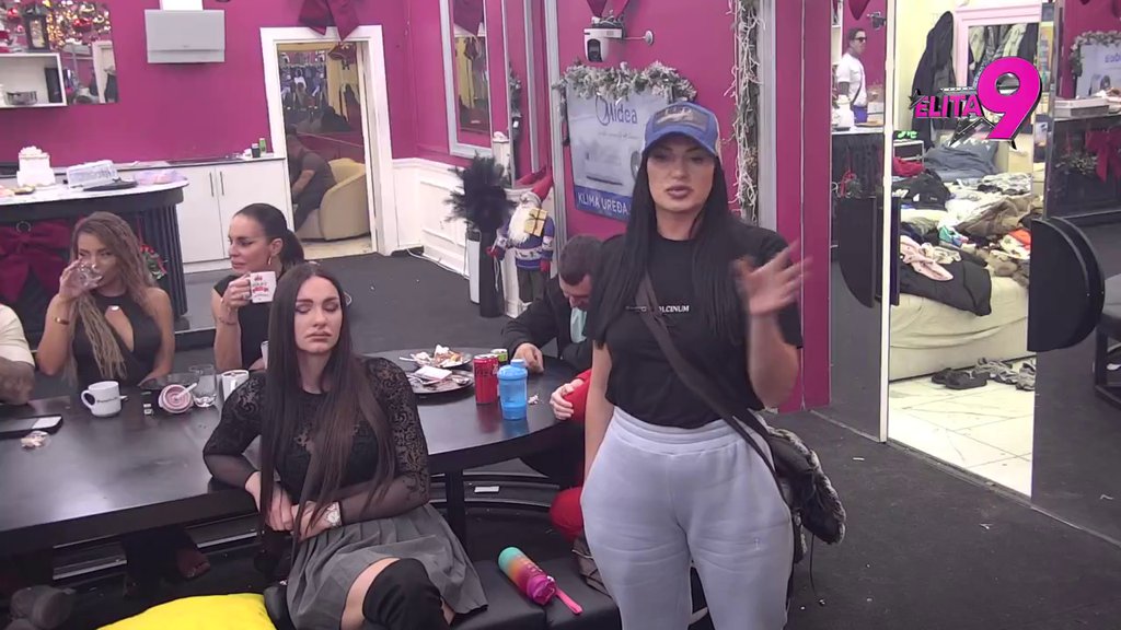 Pun mi je ku*ac ovih dreševa i kanturina: Kačavenda izvređala Jakšićku kao nikad do sada, Anđelo je pokopao: Prva je uvredila Janjuša, pa šta očekuje?! (VIDEO)