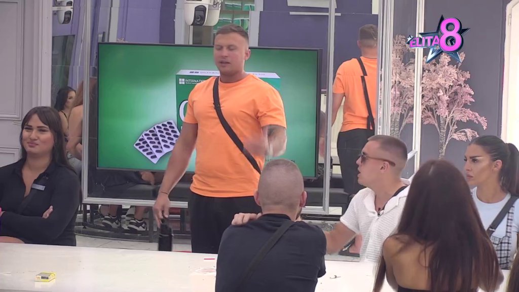 HELGA SE VRATILA NA VELIKA VRATA: Anđela zaurlala iz petnih žila zbog druženja Karića i Gastoza, pa najavila DISTANCU od svih učesnika! ŠOK NAD ŠOKOVIMA! (VIDEO)