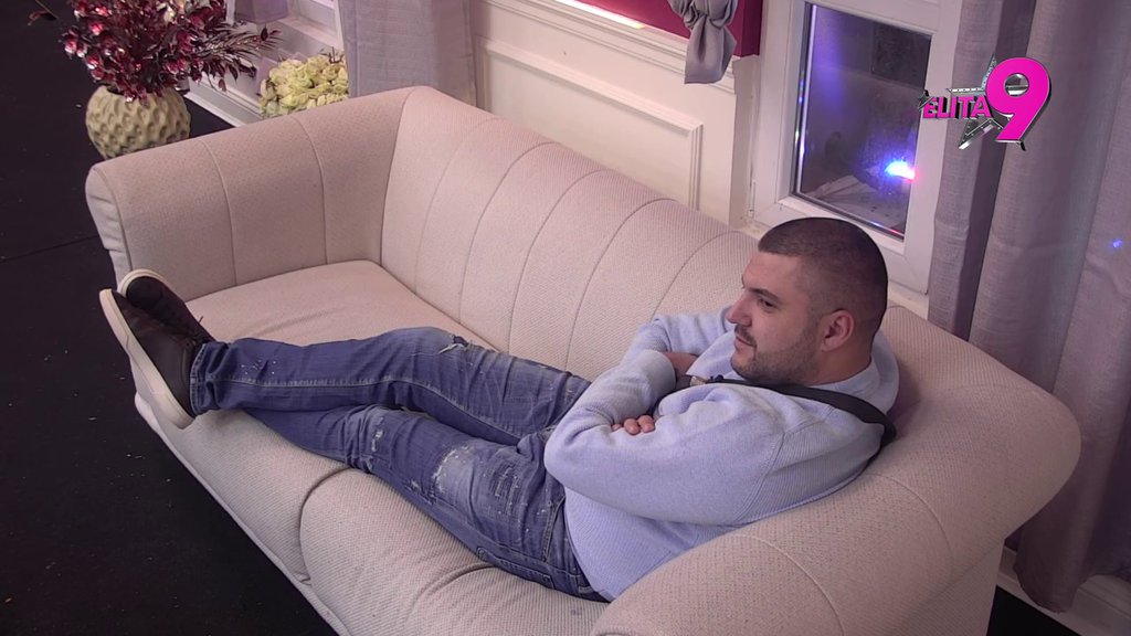 Nije mi palo na pamet da to ima čar... Aneli otvorila dušu o osećanjima prema Asminu i strahu od porodice (VIDEO)