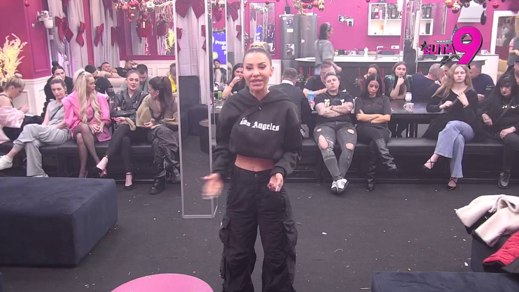 Krš i lom za stolom! Mića i Aneli urlaju na učesnike, ona otkrila da li je Maja videla nju i Filipa, pa je imala tri puta se*s (VIDEO)