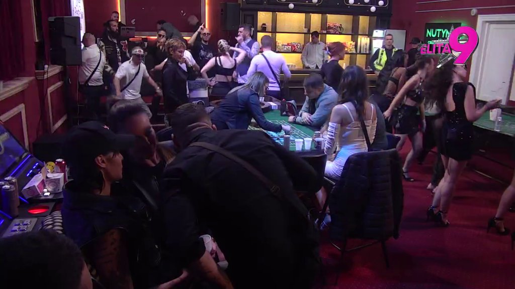 ŠOK NAD ŠOKOVIMA: Alibaba i Mina na milimetar do poljupca! Ona napravila haos zbog njega i Kačavende: Koliko od 0 do 100? (VIDEO)