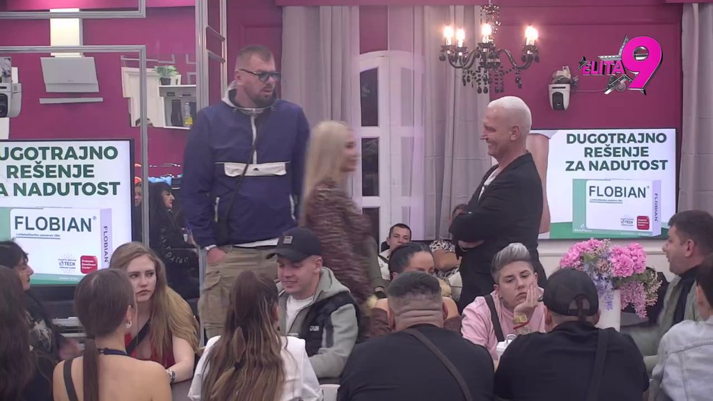 Umire od smeha: Aneli dokazala da nije imuna na Janjuša, počela da šeta krugove oko stola od nervoze! (VIDEO)