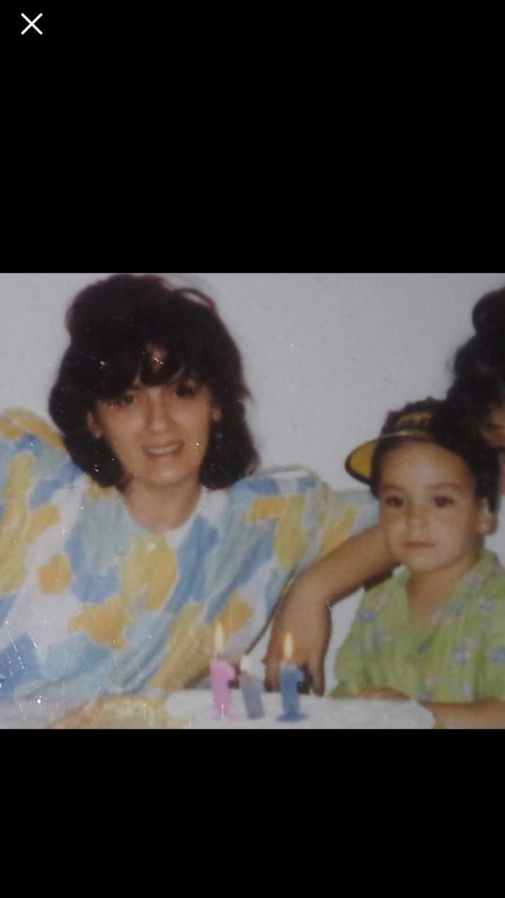 Ovako je nekada izgledao Luka Vujović: Anelin verenik NEPREPOZNATLJIV! Hit fotke iz mladosti, danas ne skida kačkete, a tek da mu vidite OVE FRIZURE!