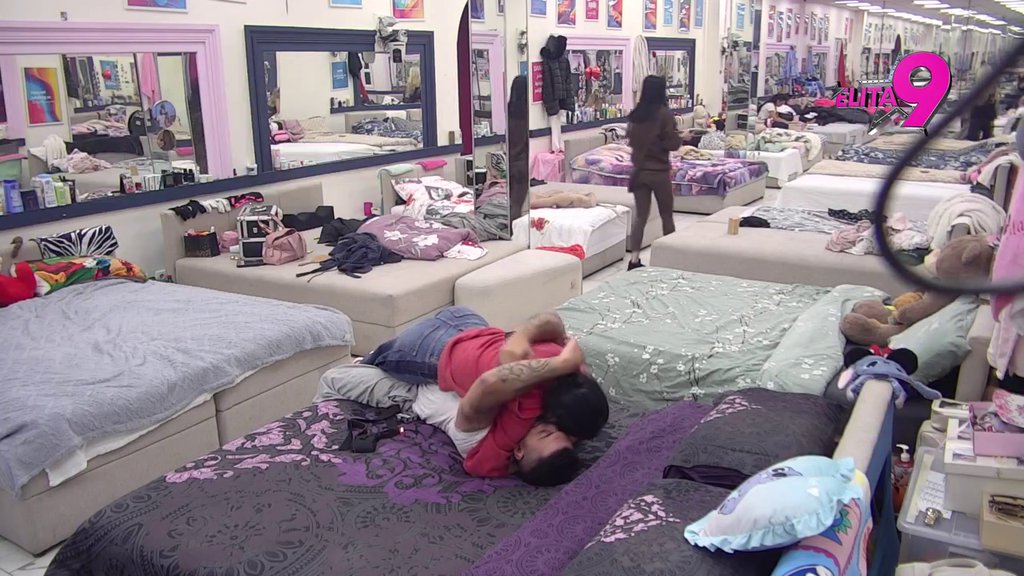 Asmin kao da je u teranju! Durdžić ne prestaje da se ponižava zbog Maje, ponovo je moli za vrelu akciju (VIDEO)