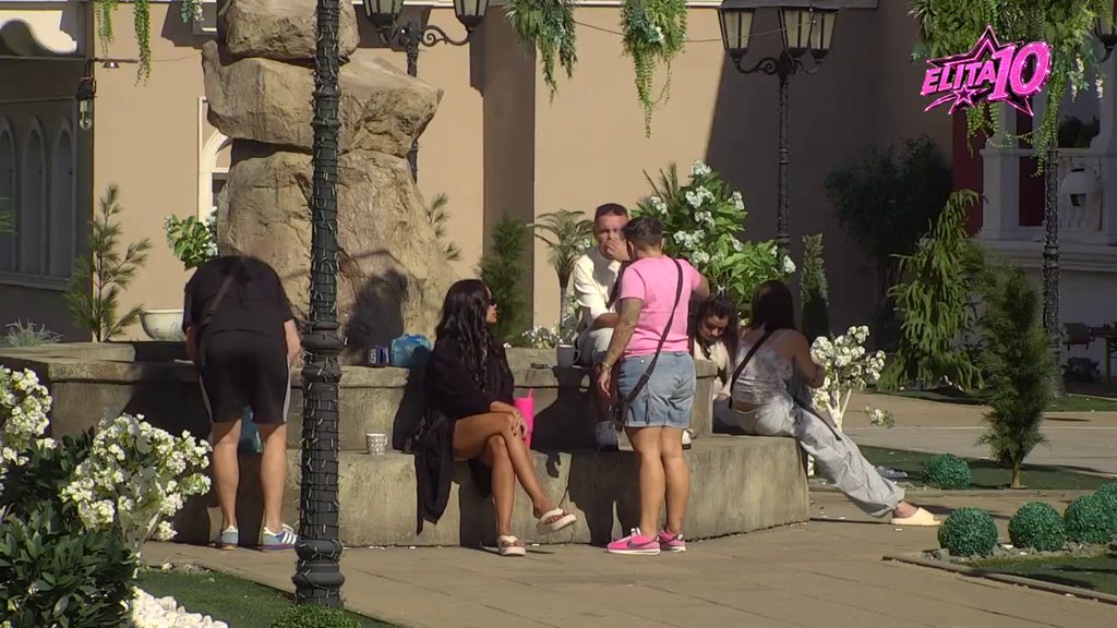 To je interes, htela je glavnu priču! Matora, Dača i Ivan Marinković osuli paljbu po Aneli čim su oči otvorili (VIDEO)