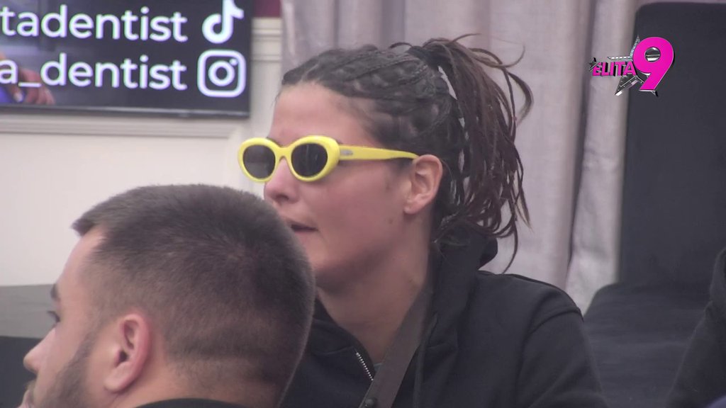 Ima da ti se isp*šam po krevetu! Bora sasuo salvu JEZIVIH UVREDA Boginji, popio žestoku osudu! (VIDEO)