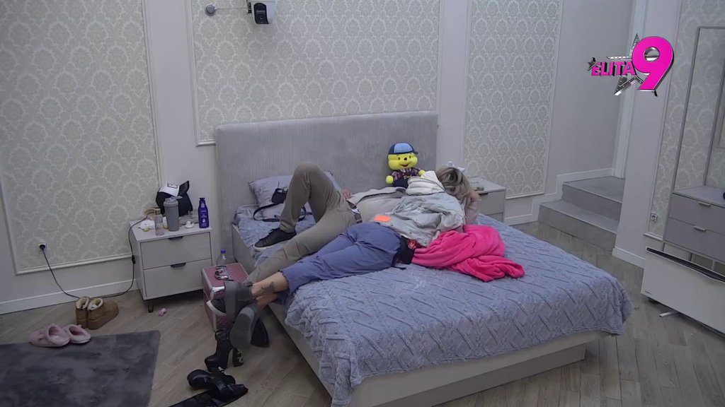 UŠIŠKALA GA KAO U BRAKU: Aneli smesila Asmina u njen krevet pa mu stavila do znanja: TI SI MOJ NOVI ODABRANI (VIDEO)