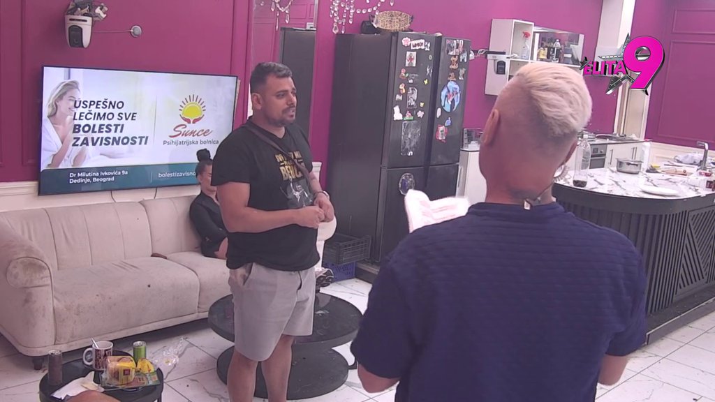 Muk u kući! Viktor ZAURLAO na Boru Santanu, on manji od makovog zrna (VIDEO)