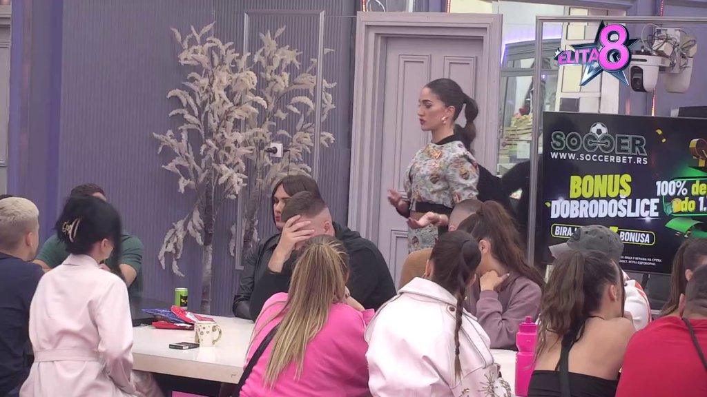 HAOS ZA STOLOM! Luka otkrio do kada planira da se PONIŽAVA s Aneli Ahmić (VIDEO)