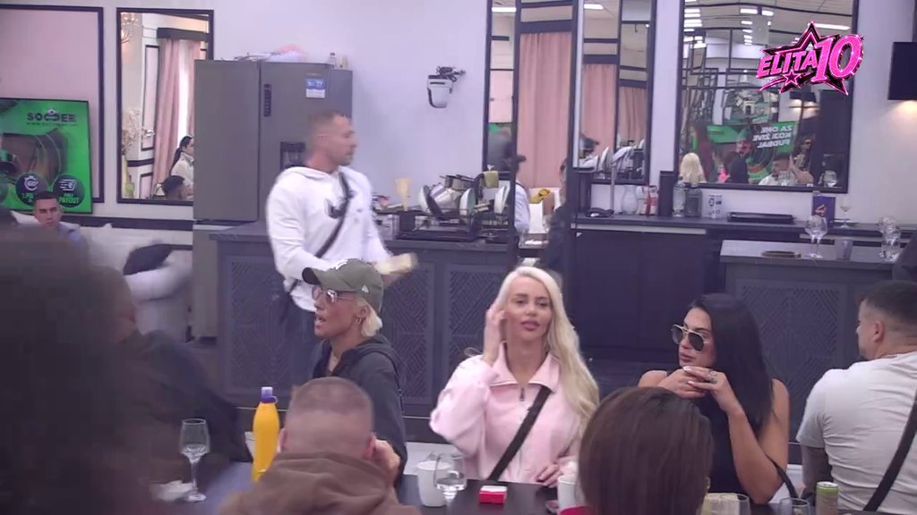 Kupio si mir! Mahir jedini sasuo Caru ISTINU U LICE, izmirio se sa svim ljudima sa kojima je ratovao (VIDEO)