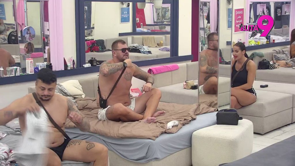 Zapevao iz petnih žila: Janjuš napravio pravi spektakl uz stare hitove, sve se ori od njegovog glasa! (VIDEO)