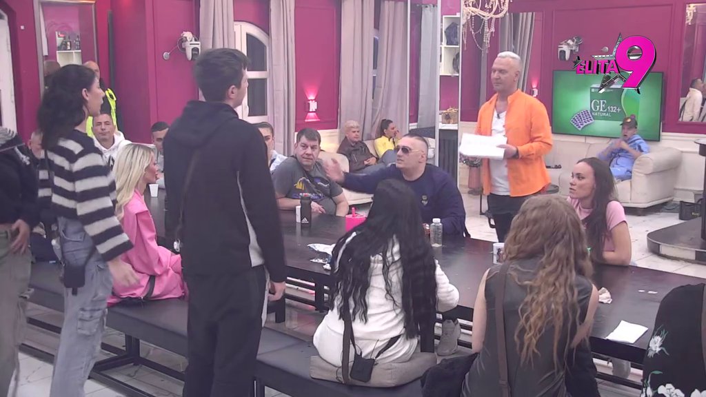 Fasciniran: Luka nikad nije video nikad veću hemiju, detaljno opisao vrele scene Teodore i Đukića (VIDEO)