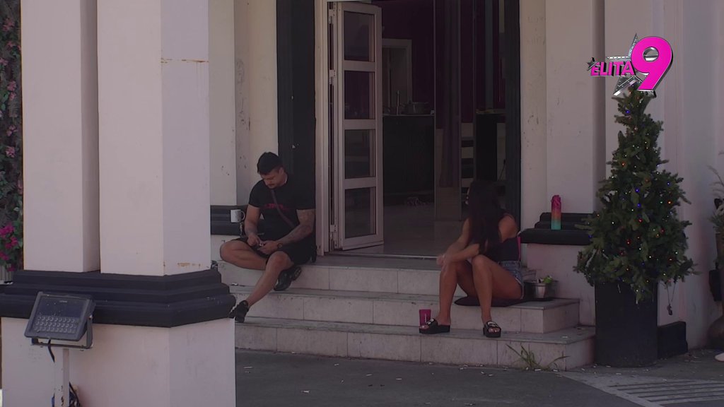 Dušu sam ispustila jer je pokušao da me poljubi, a sad... Dušica ne može da dođe sebi zbog SKANDALOZNIH USPOMENA, Terza pokušao da je uteši! (VIDEO)