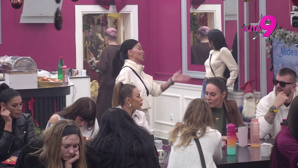 Karambol u Eliti: Uroš i Mića žestoko zaratili zbog Aneli, Janjuš se obratio svim cimerkama i priznao da li će biti s nekom! (VIDEO)