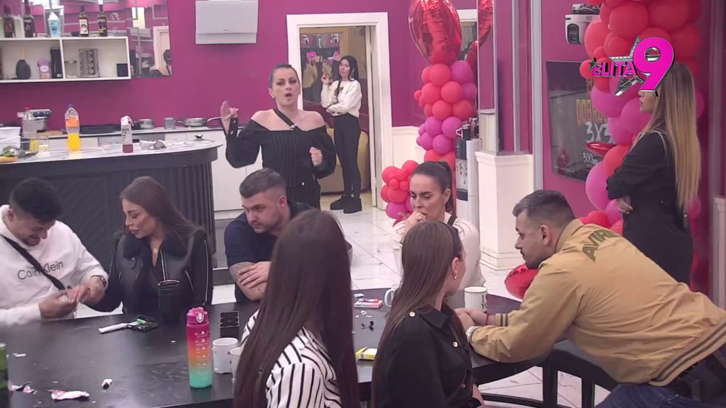 Njihov odnos sve intrigira: Filip priznao zbog čega ne želi da bude sa Boginjom, Teodora je uporedila sa Anđelom Đuričić, a Janjuš otkrio na čemu Tanja mora da bude zahvalna Đukiću (VIDEO)