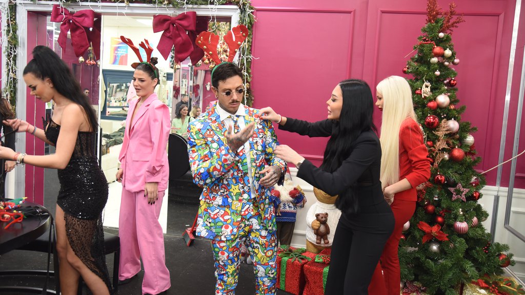 ĐUKIĆEV HAREM! Filip i sve NJEGOVE ŽENE pozirali kao da SUTRA NE POSTOJI! (FOTO)