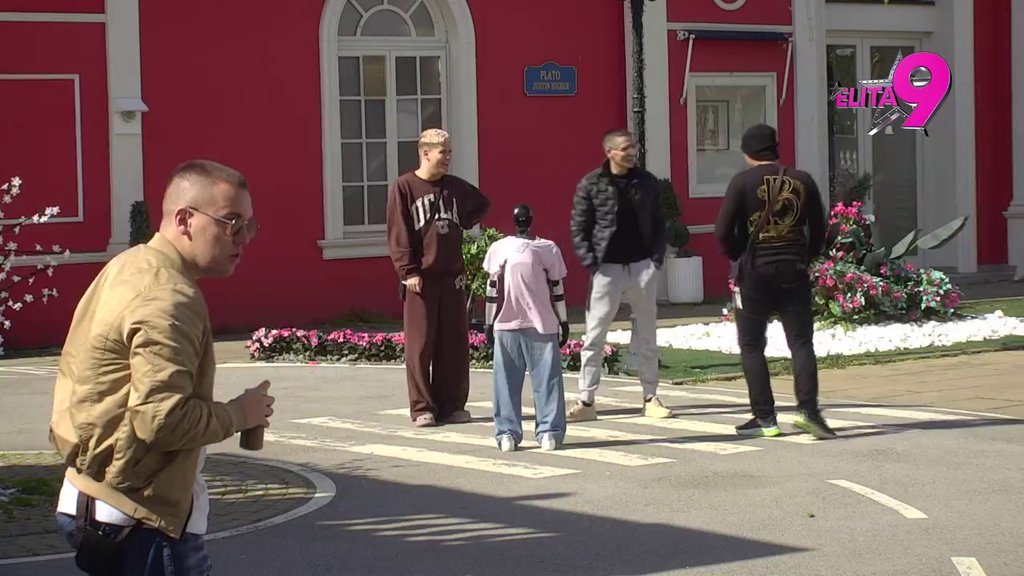 Test iz sociologije u Eliti! Toša ispitao učesnike kao pravi profesor, evo kakvo znanje poseduju o Osmom martu! (VIDEO)