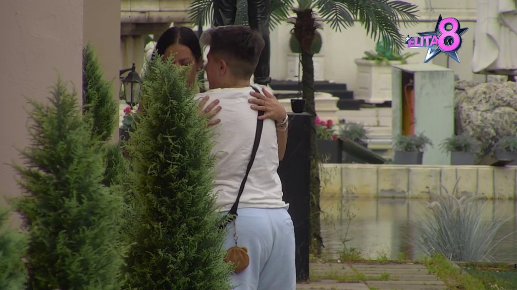 Problemi u raju: Matora krenula u akciju nasred dvorišta, Dragana joj jednim potezom probudila sumnje! (VIDEO)