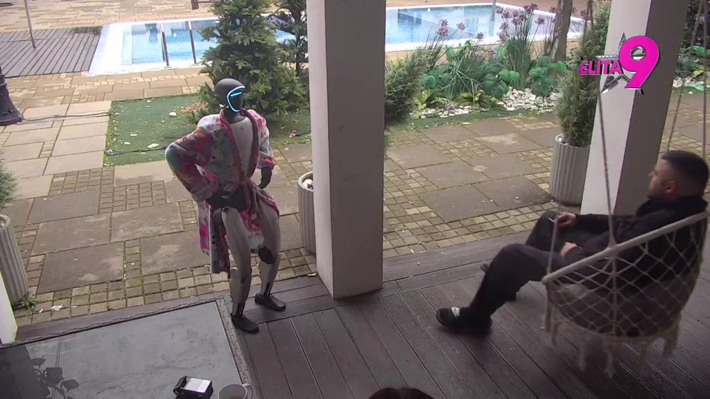 JAO, JAO, KUPAČICE NAŠA! Toša skandalizovan zbog Mićinog kupanja po CIČI ZIMI: NEUNIŠTIV JE! (VIDEO)