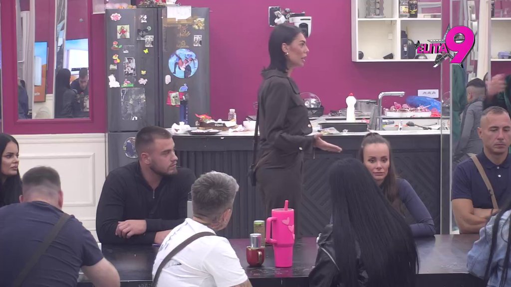 Viktor opet isponižavao Minu: Pred svima priznao da nije s njom u vezi, ona na ivici suza! (VIDEO)