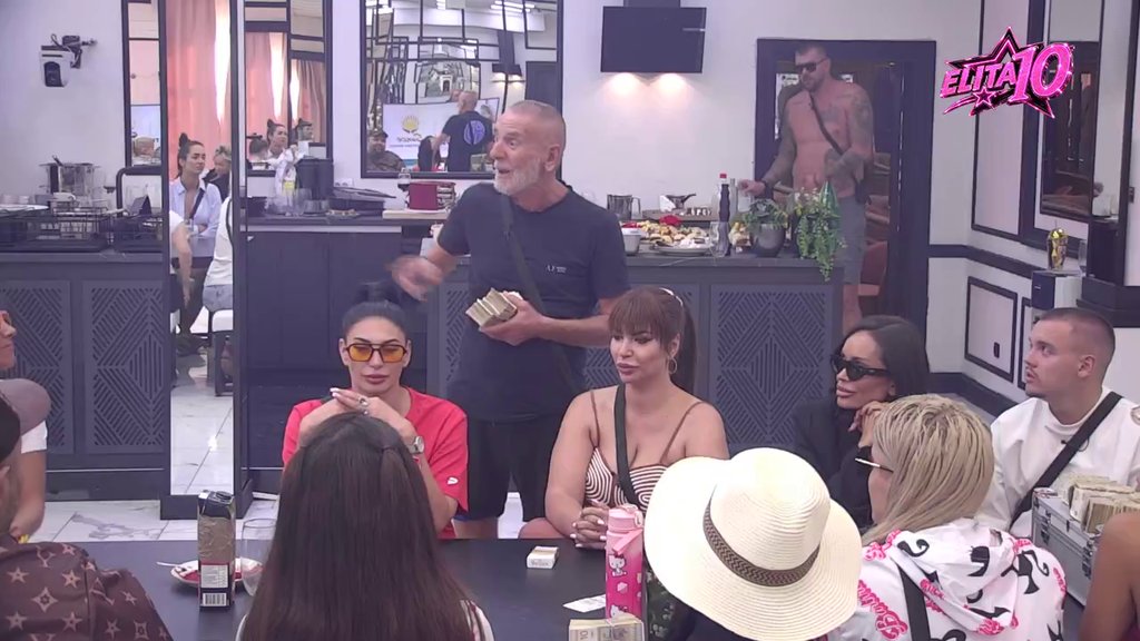 I dalje ga volim, u srcu i duši mi je: Uroš otkrio koji muškarac mu je osvojio srce, pa Mića razvezao jezik o Anđeli, ona mu nije ostala dužna! (VIDEO)