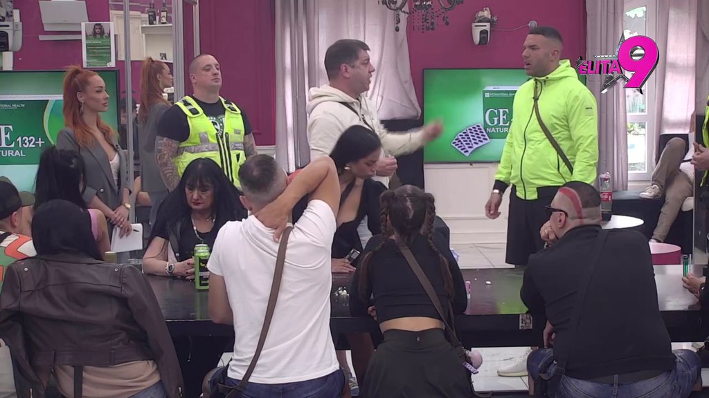 Pljušte prozivke: Anđelo i Ivan žestoko zaratili zbog Stanije, tresu se zidovi Elite od njihovog sukoba! (VIDEO)