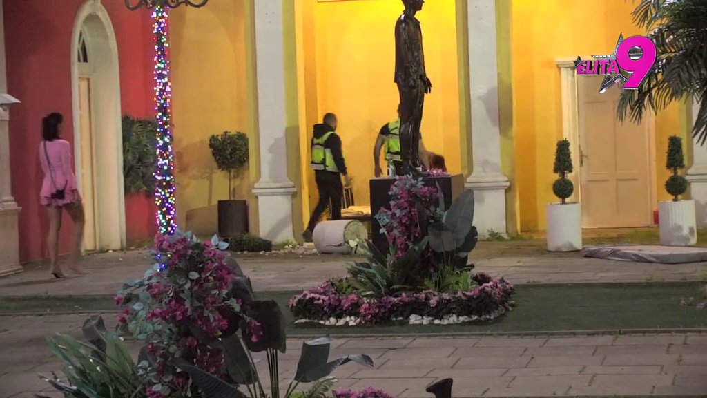 Skloni se od mene BRE: Mina došla uplakana kod Viktora, on urla na nju i tera je od sebe (VIDEO)