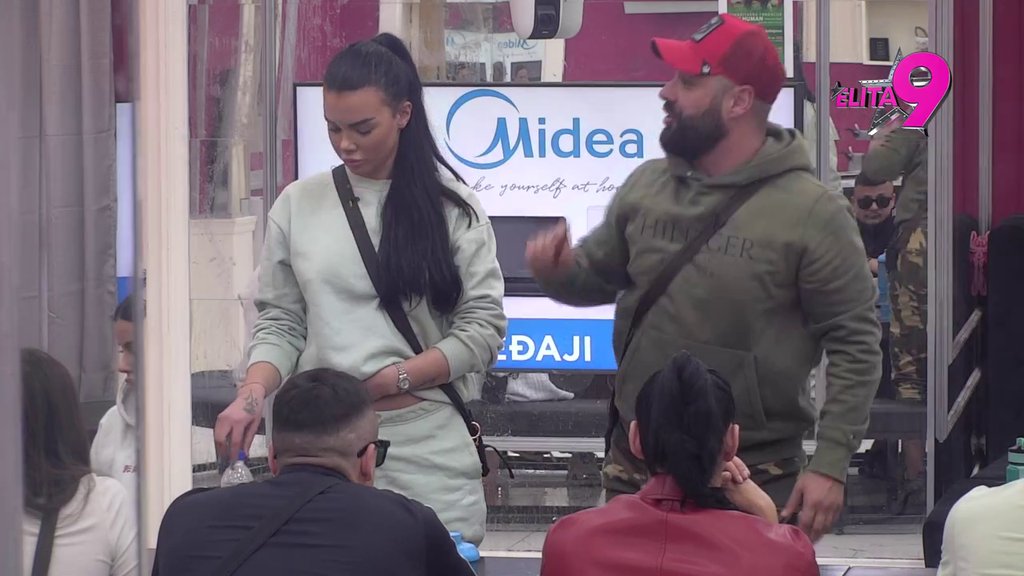 Čega se pametan stidi, budala se... Anita presrećna jer je uhvatila Luku na dete, palo priznanje! (VIDEO)