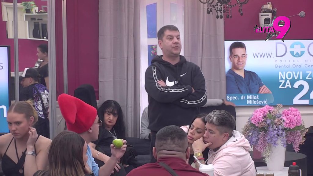 Ne prođe ni mesec dana, ona krene da se k**a: Zorica dočekala svojih pet minuta da verbalno unakazi Minu Vrbaški! (VIDEO)